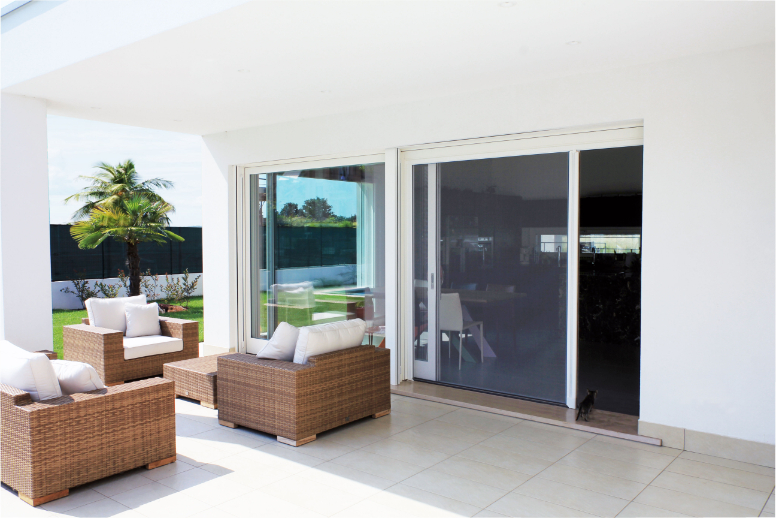 Feneko_alplast-pro_plisse_wit_terras